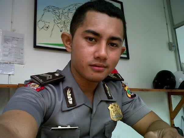 Foto Polisi Ganteng.