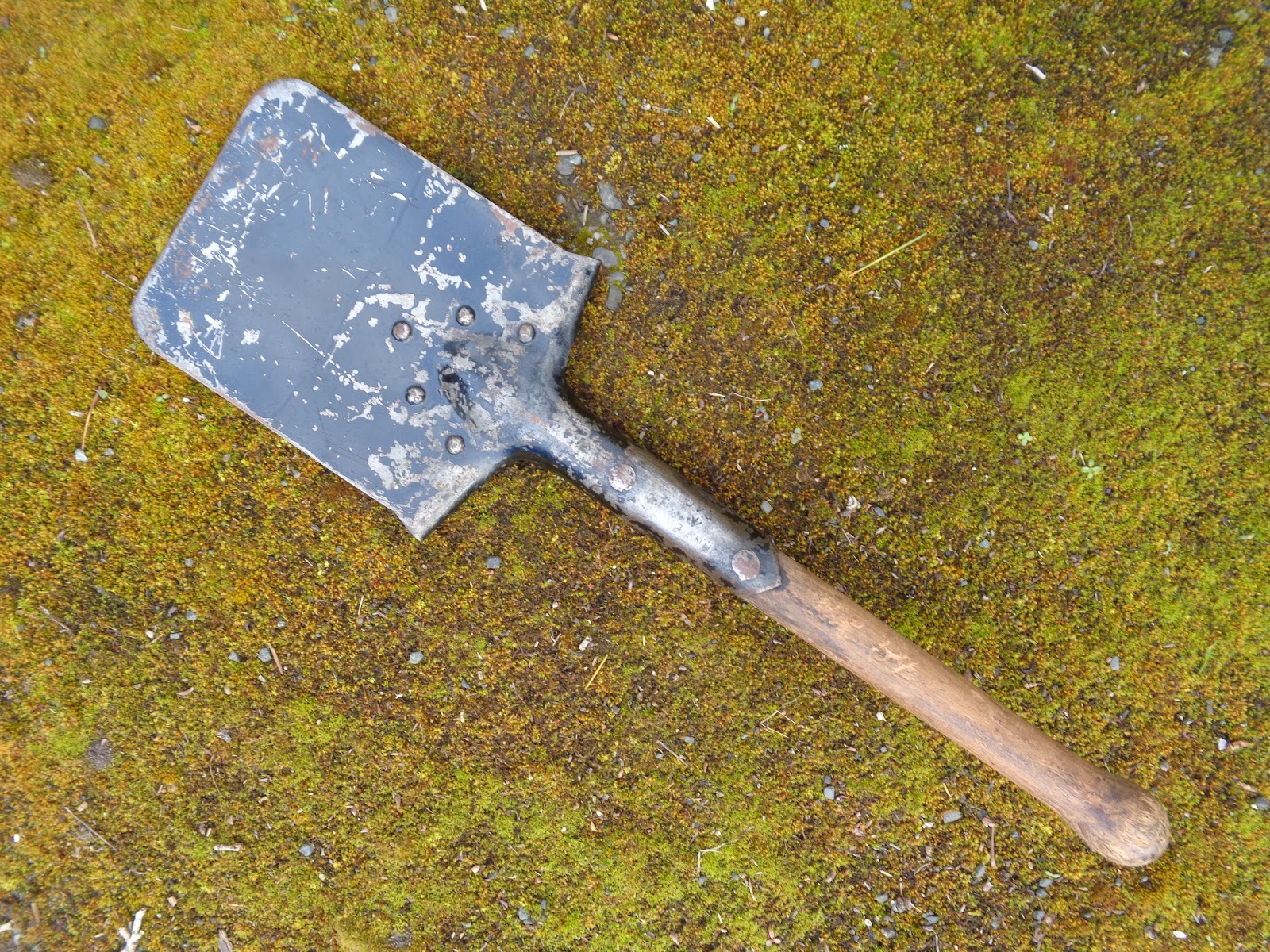 Four Bees British Pattern 1939 Entrenching Tool, Shovel Spade, 1940