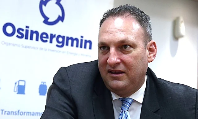 Presidente de Osinergmin, Daniel Schmerler, presenta su renuncia