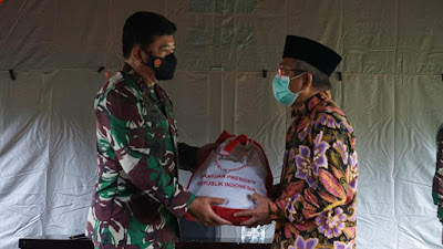Di Mamuju, Panglima TNI Tinjau Korban di RSUD Sulbar dan Serahkan Bantuan Presiden Jokowi