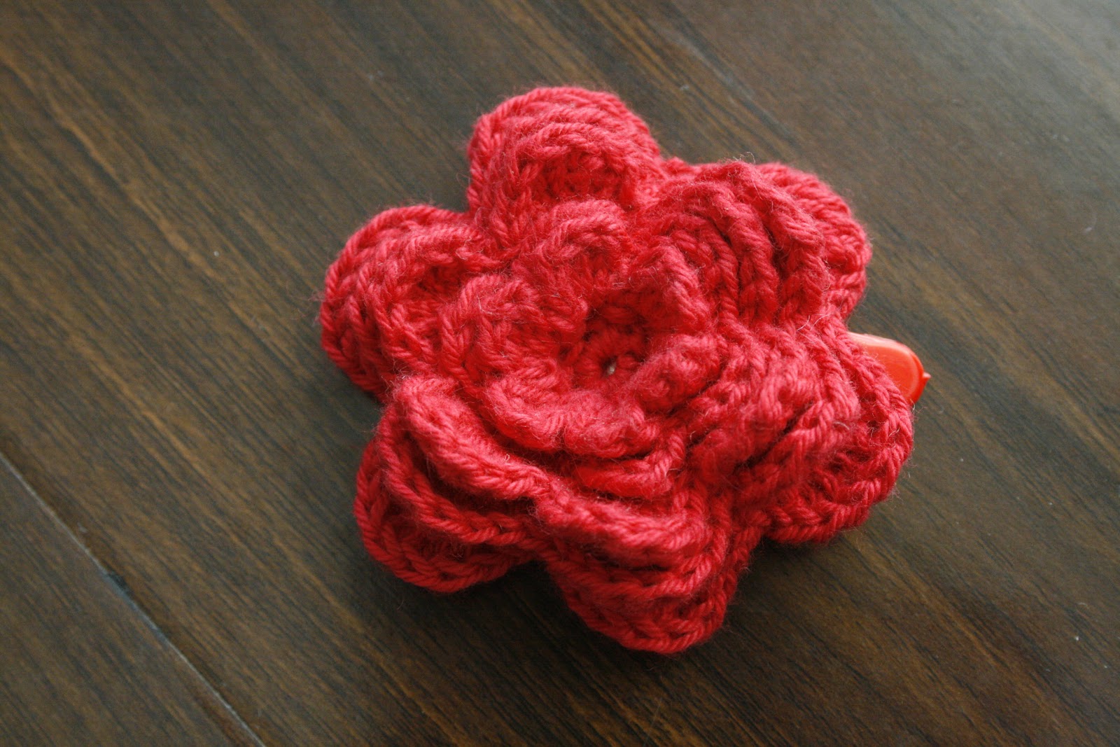 Happy Woman: Crocheted hair clips