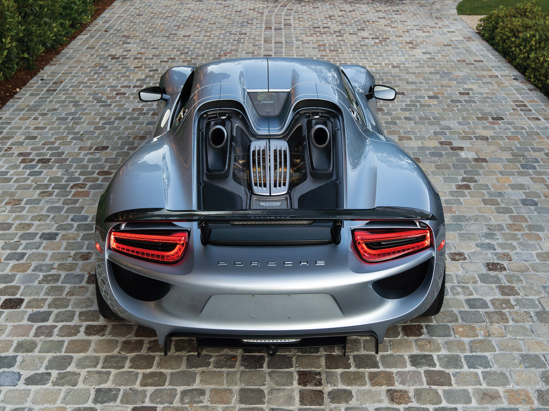 Порше 918 Спайдер салон