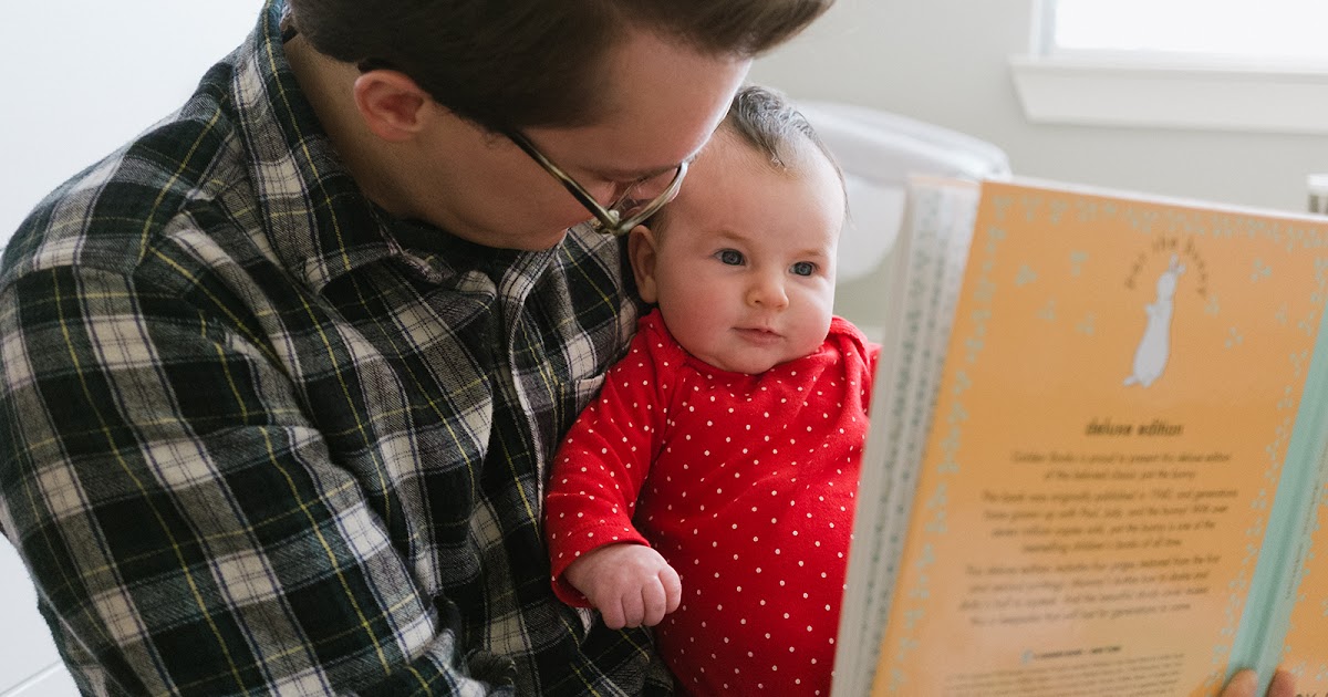 Our Newborn's 5 Favorite Baby Books Home Says Hello