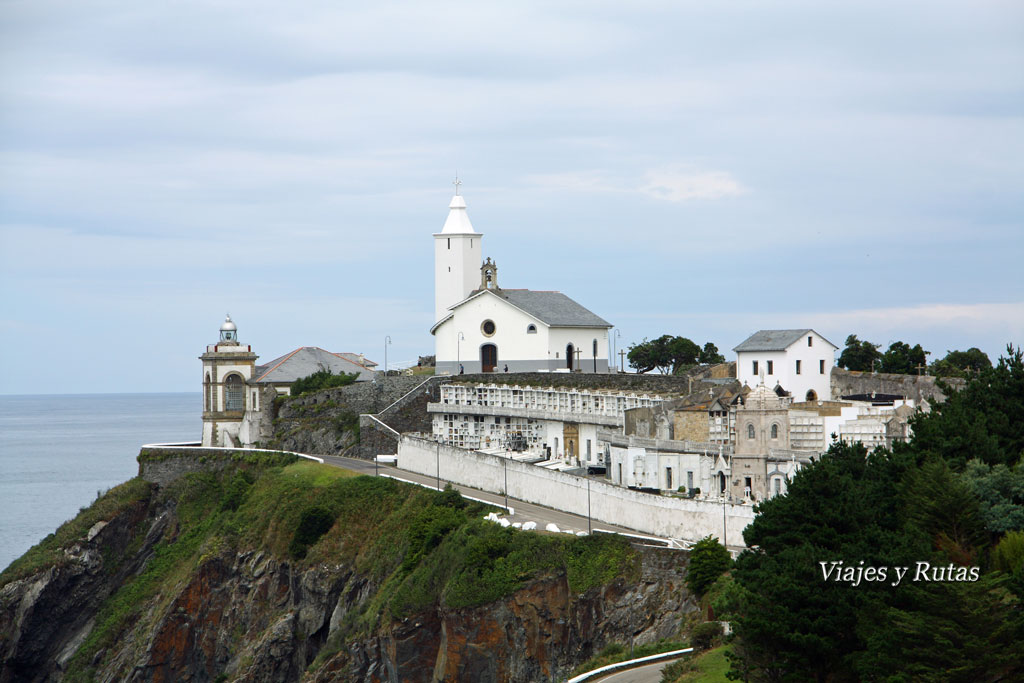 Punta del Focicón: El faro, la Ermita de la Virgen Blanca y el Cementerio