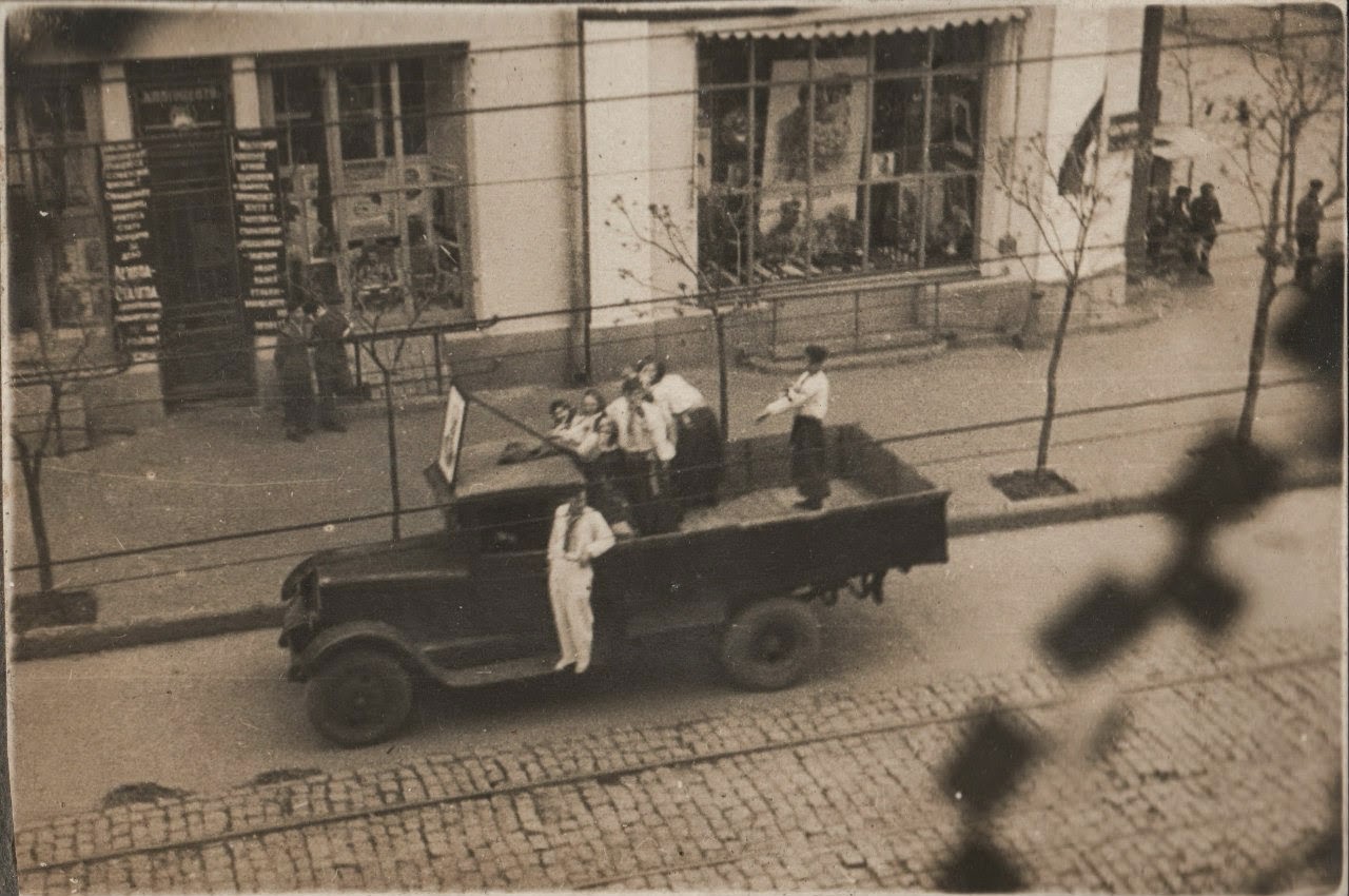 1 мая 1939. Старинные фотографии улиц. Первомайская демонстрация. Первомайская демонстрация автомобили. 1939 Год.