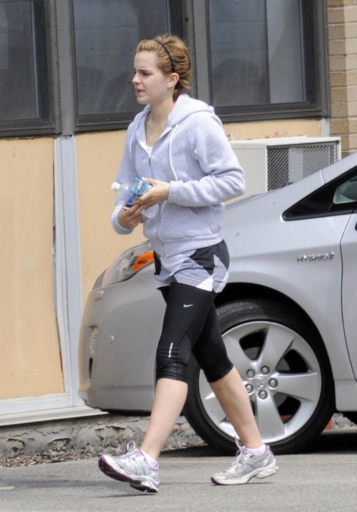 Emma Watson Updates: Emma Watson arrives at the gym in Pittsburgh [May