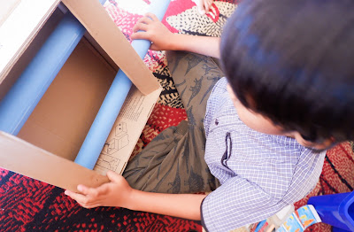 membuat lobang tv kardus