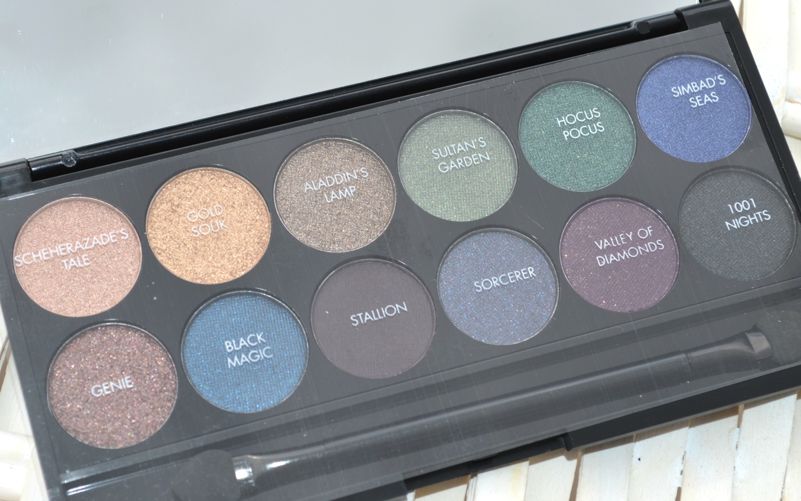 Sleek Makeup I Divine Eyeshadow Palette Arabian Nights Mugeek Vidalondon