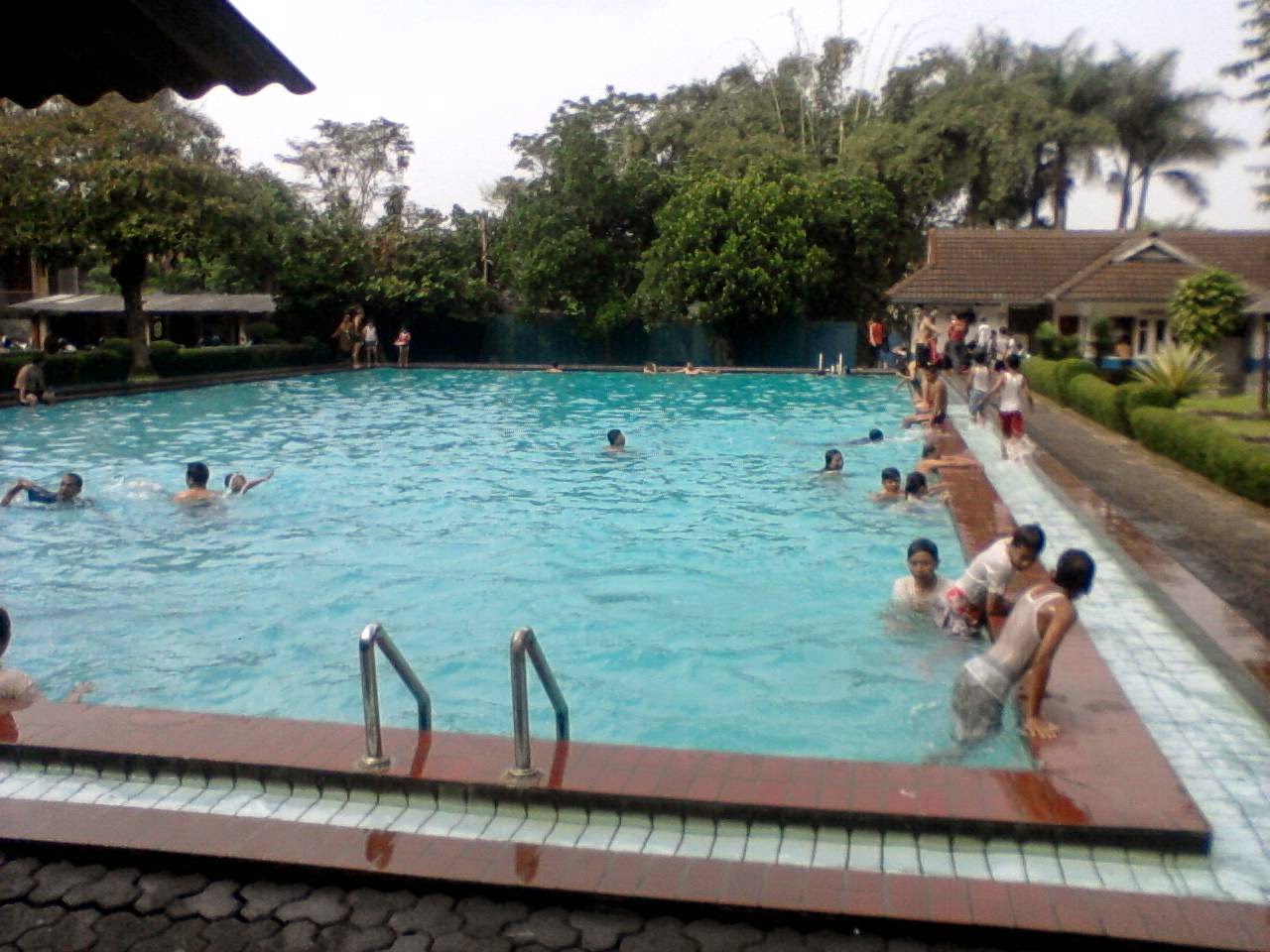 SURGA ITU DEKAT: Kolam Renang TTUC Cimahi