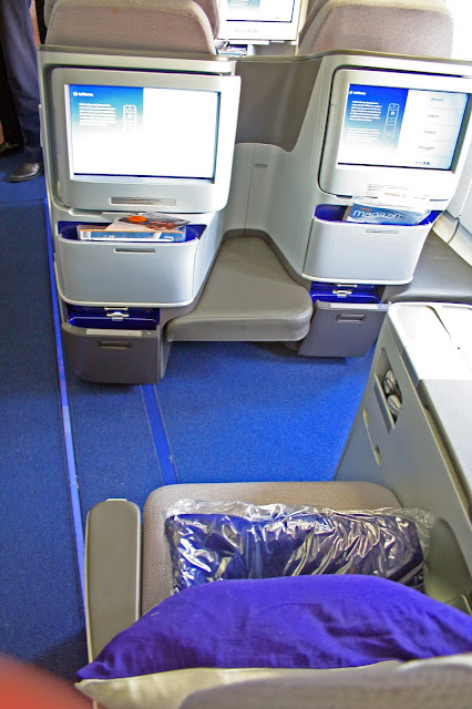 Business Class seat and monitors aboard Lufthansa A330