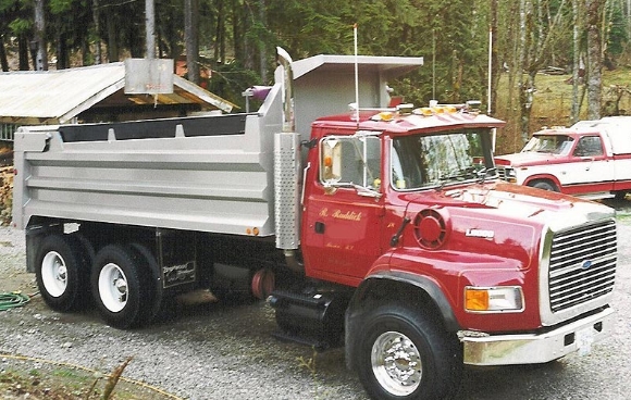 Variasi Dump Truck-merah