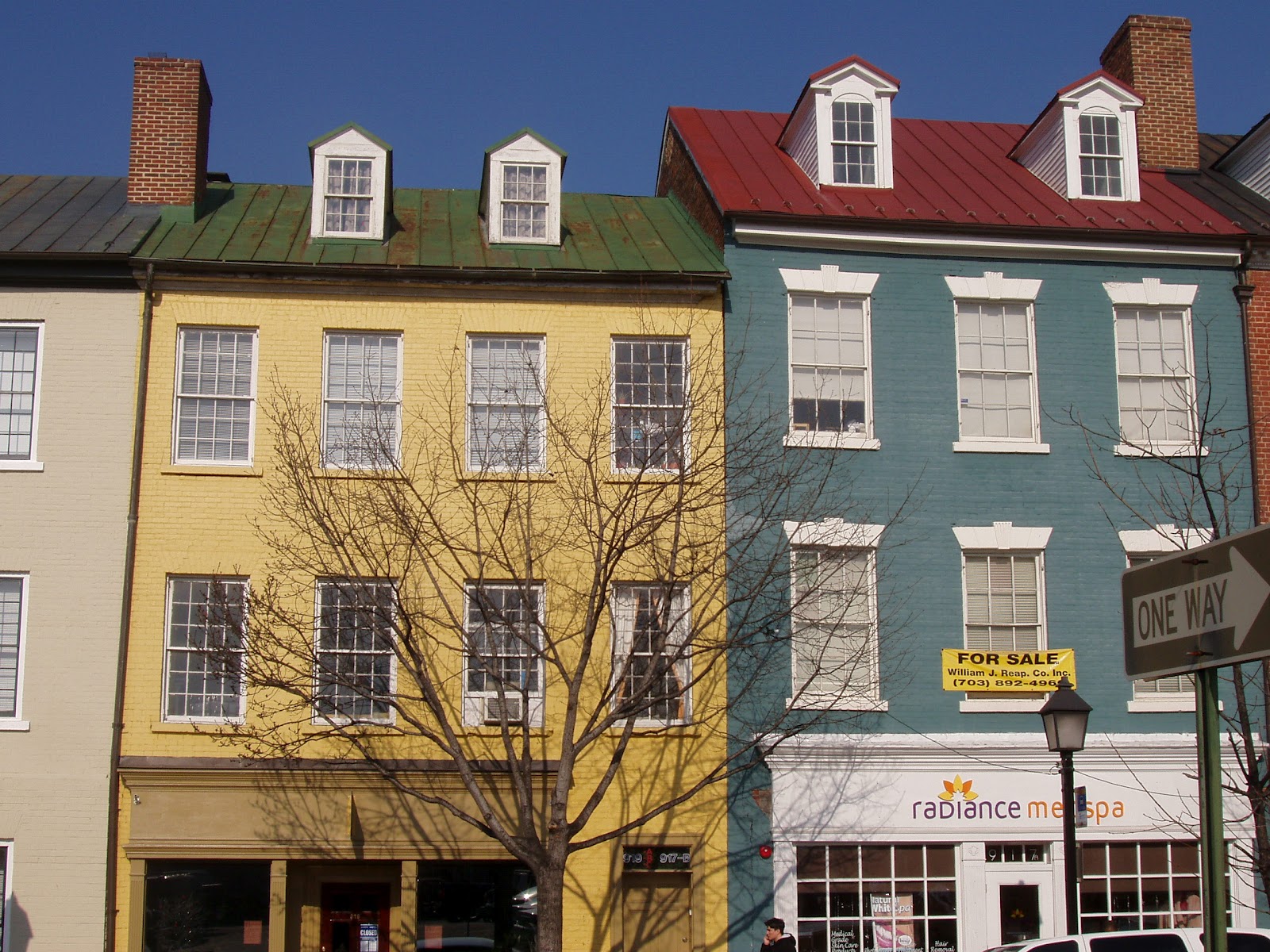 Southern Folk Artist & Antiques Dealer/Collector A walking tour of old