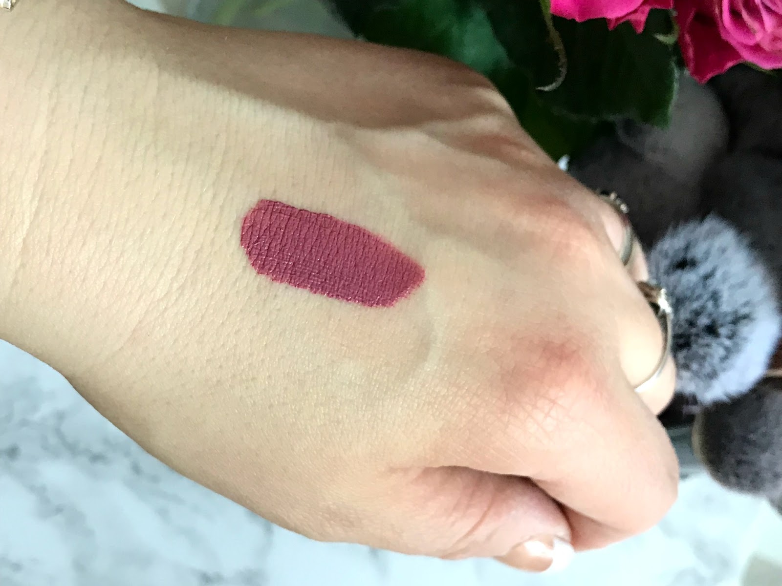 Lola makeup review Lola makeup review