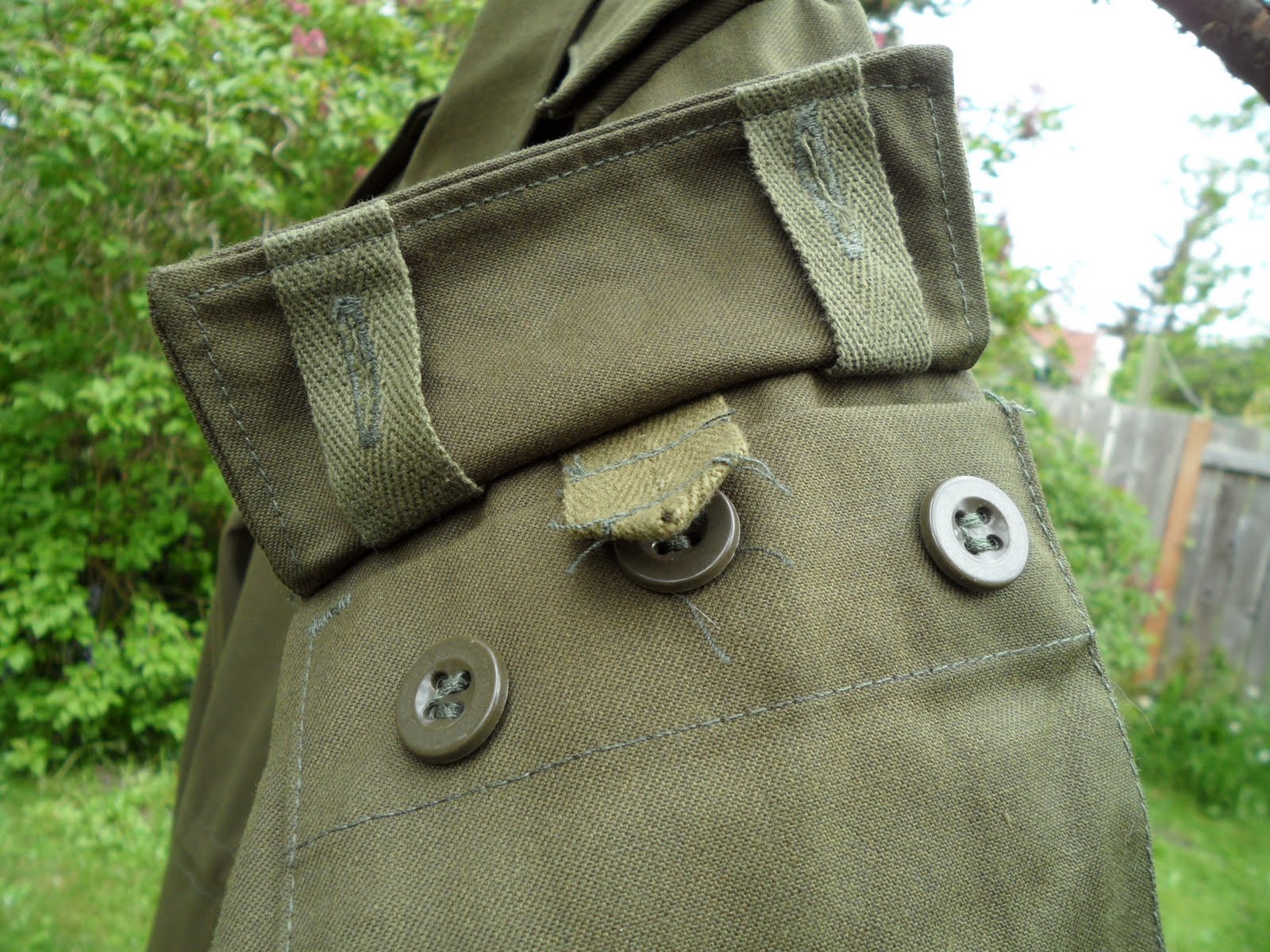 Four Bees: Czechoslovakian M85 Combat Shirt, Czech Paratroop & Recon Jacket