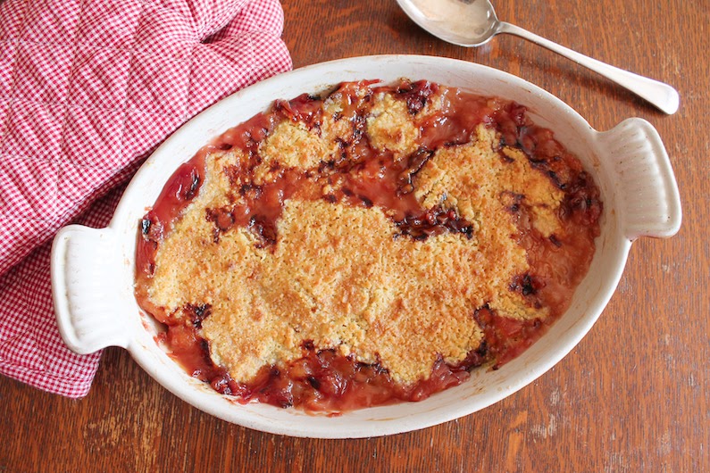 Food Lust People Love Boozy Nectarine Crumble