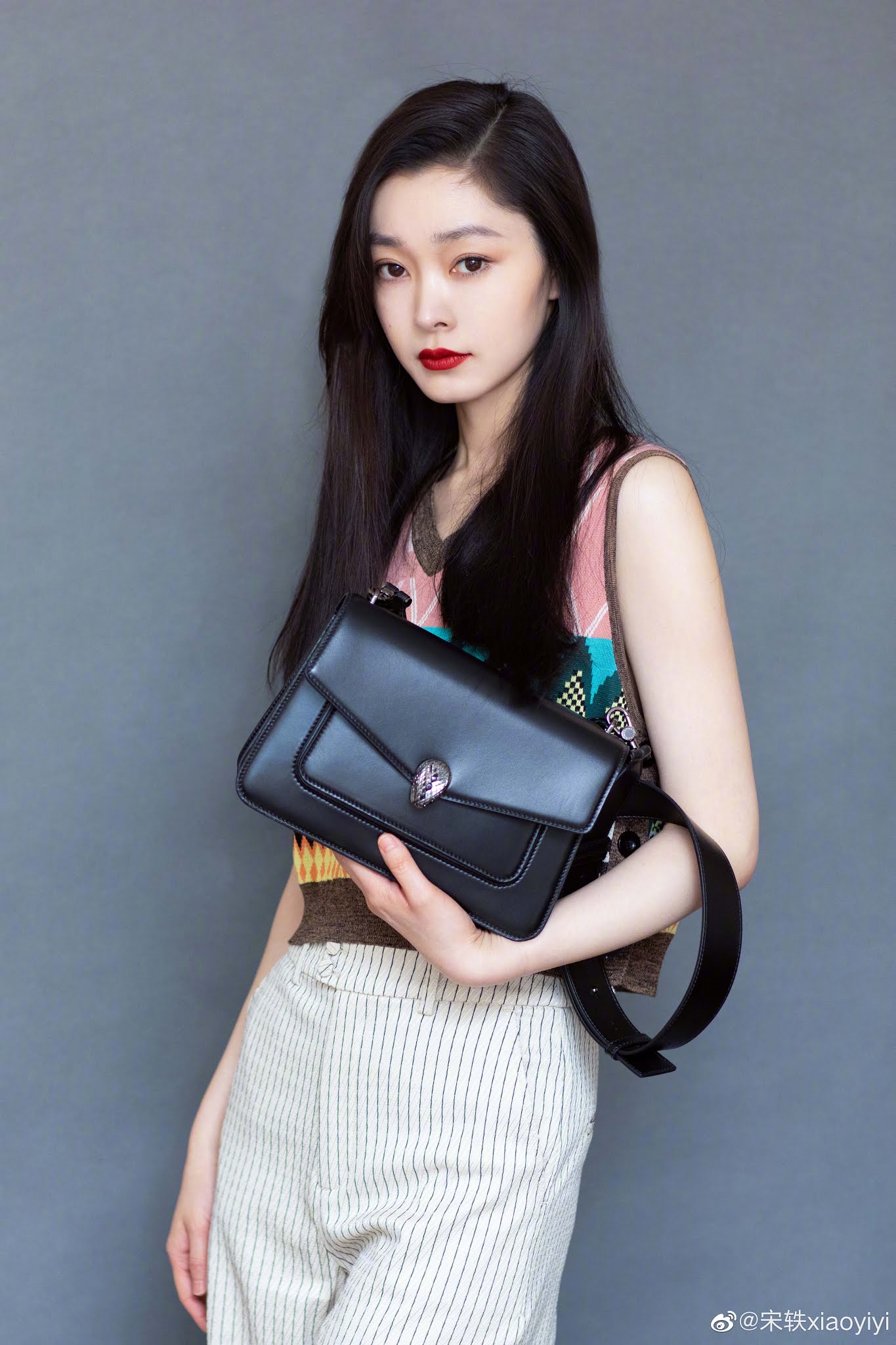 China Entertainment News Song Yi poses for photo shoot