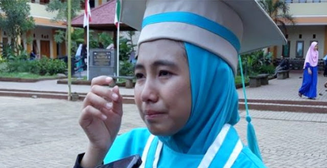 Santriwati Asal Garut Ini Hafalkan 30 Juz Al Qur'an Hanya Dalam Waktu 1,5 Bulan