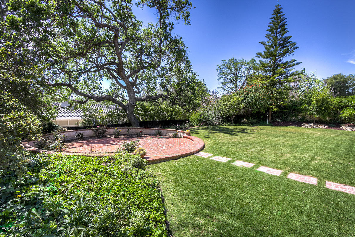 Cape Cod in North Ranch, Westlake Village Completely Remodeled