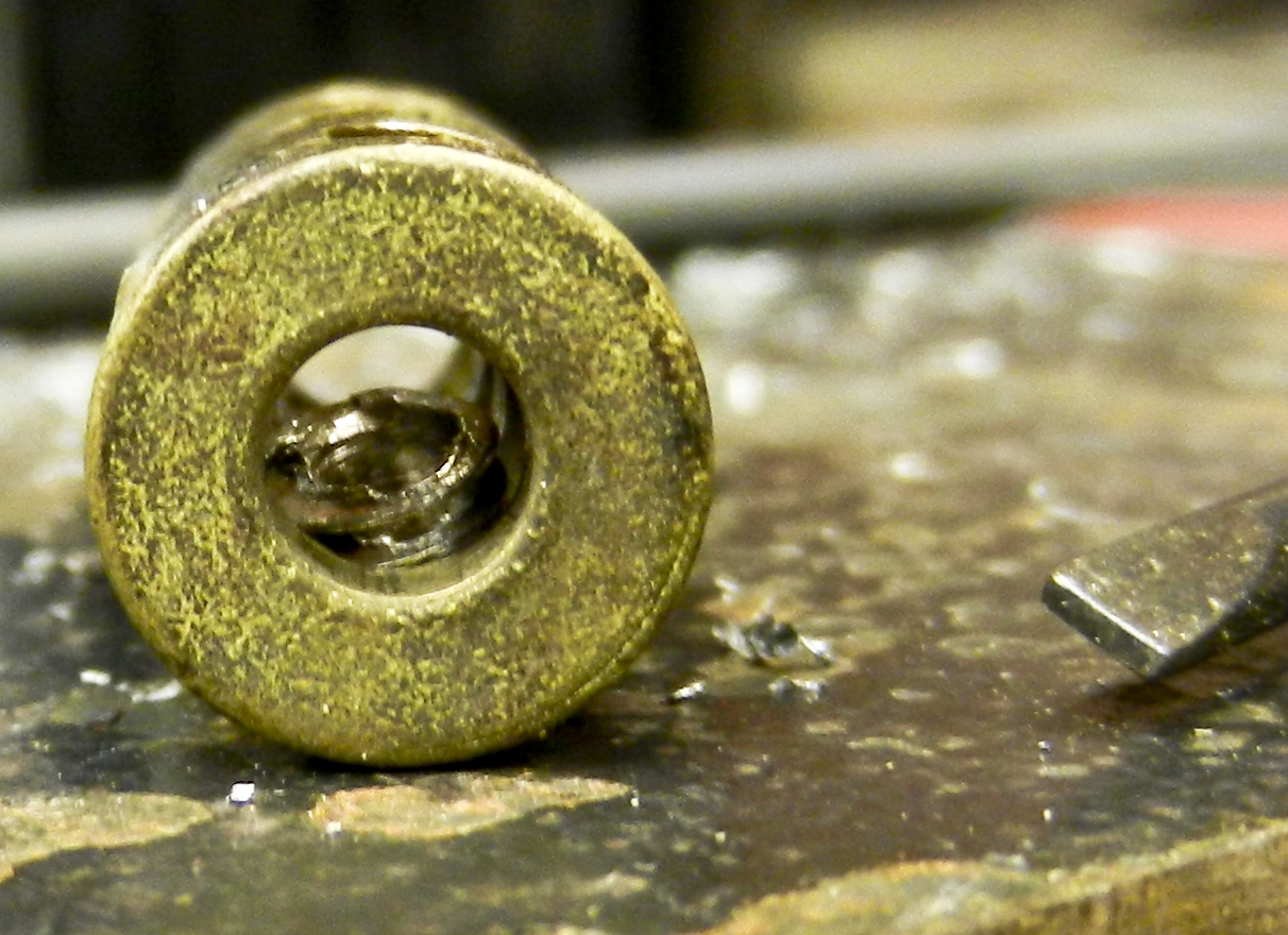 Ralph and Sue's Meccano News Grub screw removal