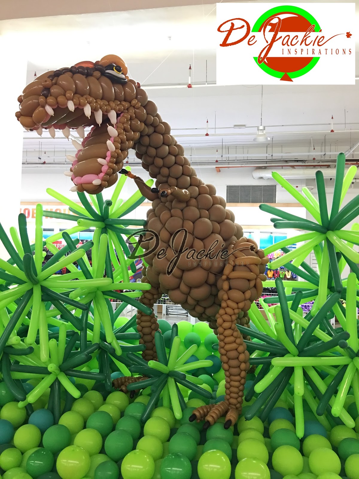 Balloon decorations for weddings, birthday parties, balloon sculptures