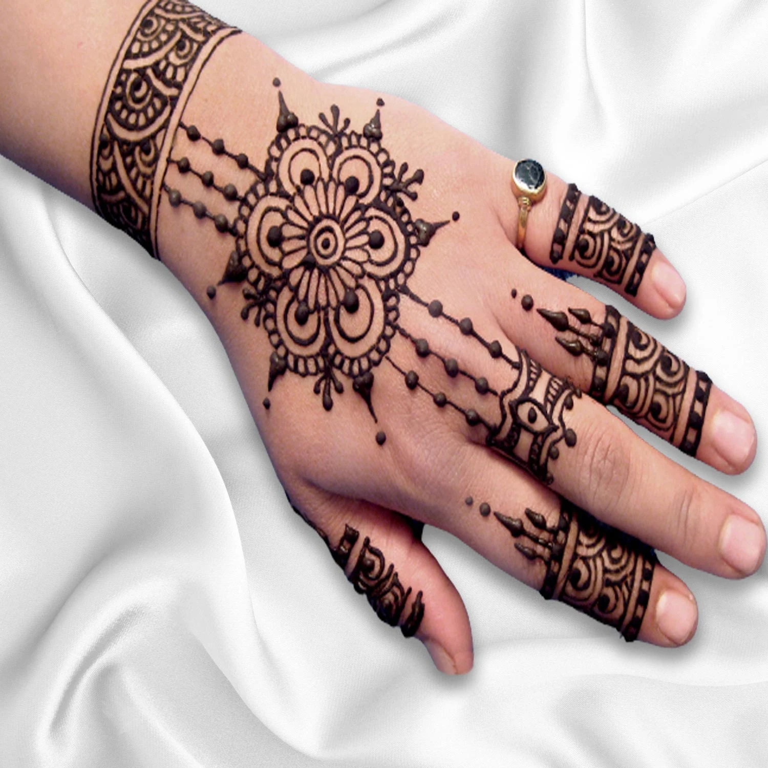 Mehndi Designs – Beautiful Simple Mehndi Designs # 21