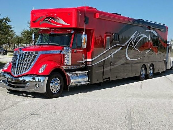 50 fantastic luxury motor-homes on wheels!