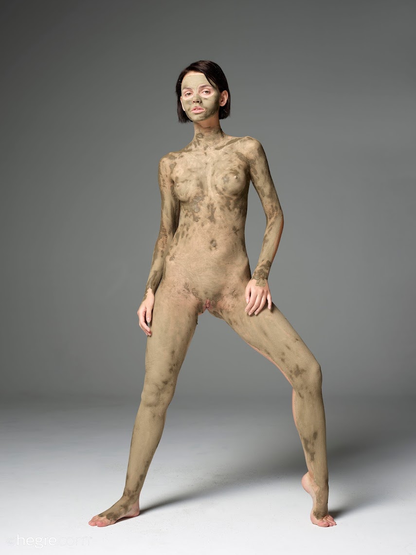 1489602509_ariel-body-mud-mask-board [Art] Ariel - Body Mud Mask