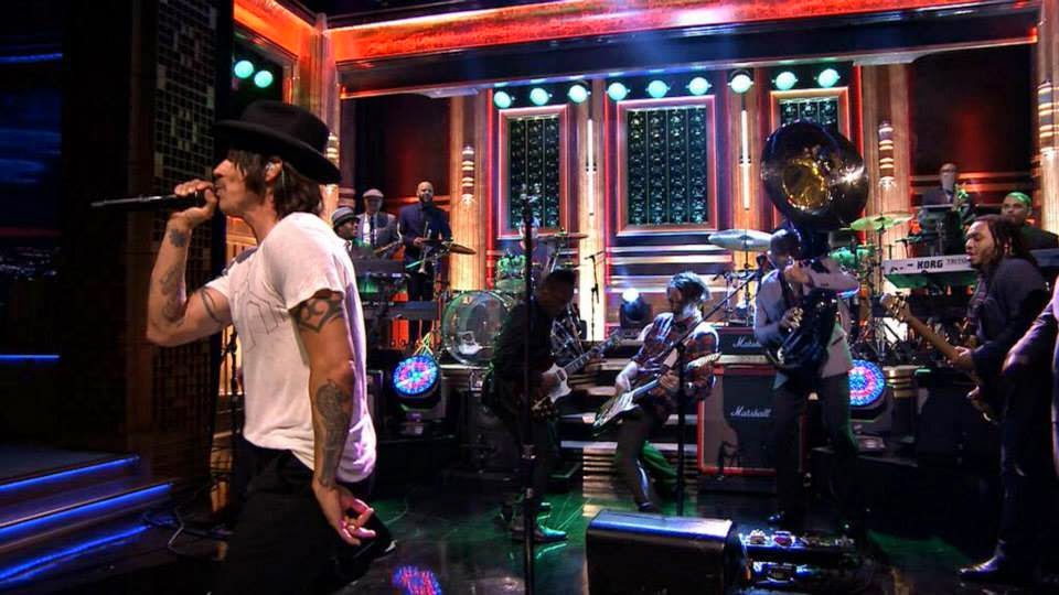 Red Hot Chili Peppers Brasil Fotos, vídeos e tudo sobe o "Drum Off