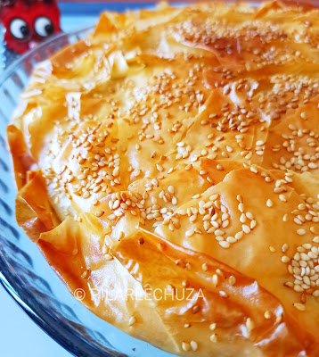 PASTEL SALADO (DE  MASA FILO) RELLENO DE CABALLAS Y CHAMPIÑONES