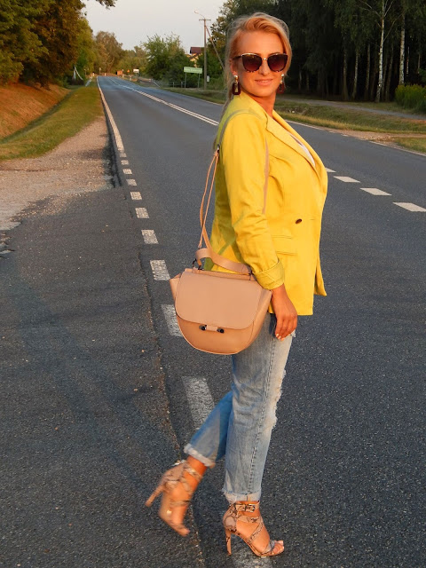 yellow4.jpg