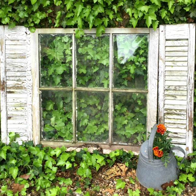Homeroad: Inexpensive Garden Junk Ideas Inexpensive Garden Junk Ideas www.homeroad.net - Homeroad: Inexpensive Garden Junk Ideas