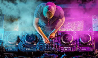 The Best DJ Controllers for Spinning and Scratching