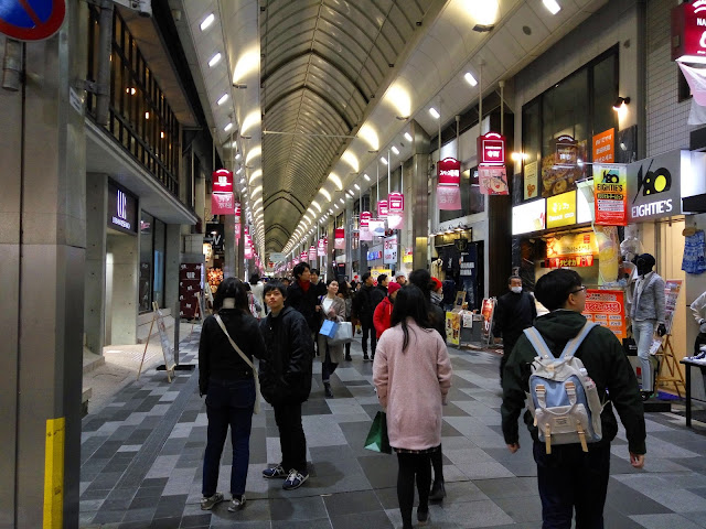 backpacking, backpacking murah, jalan-jalan, travelling, flashpacking, jepang, kyoto, arashiyama, ninnaji temple, ryoanji temple, kinkakuji temple, nishiki market, teramachi shopping arcade