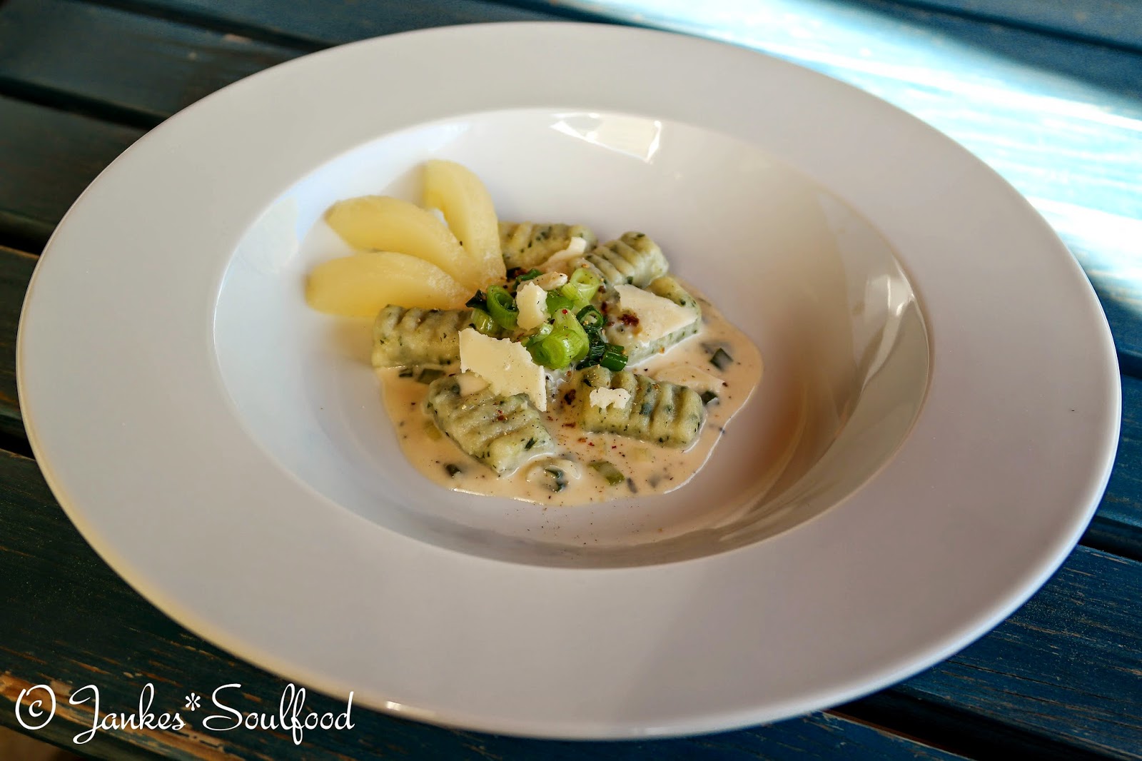 Penne Im Topf Kartoffel Gnocchi In Orangen Rosmarin Ol