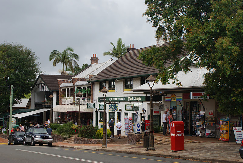 Nele & Andrew Around Oz Glasshouse Mountains Campground, QLD