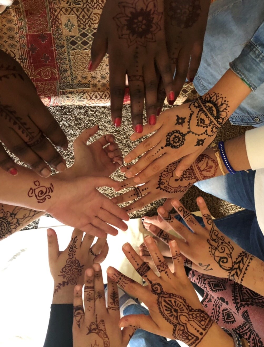Nehemiah Teams Henna Hands