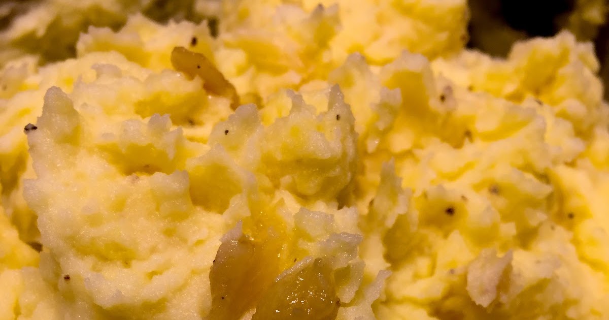 Ain't no cooking like Momma's Roasted Garlic Mashed Yukon Gold Potatoes