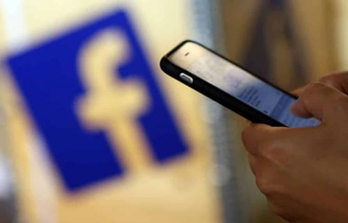 Facebook allows text messages to be transferred to other platforms