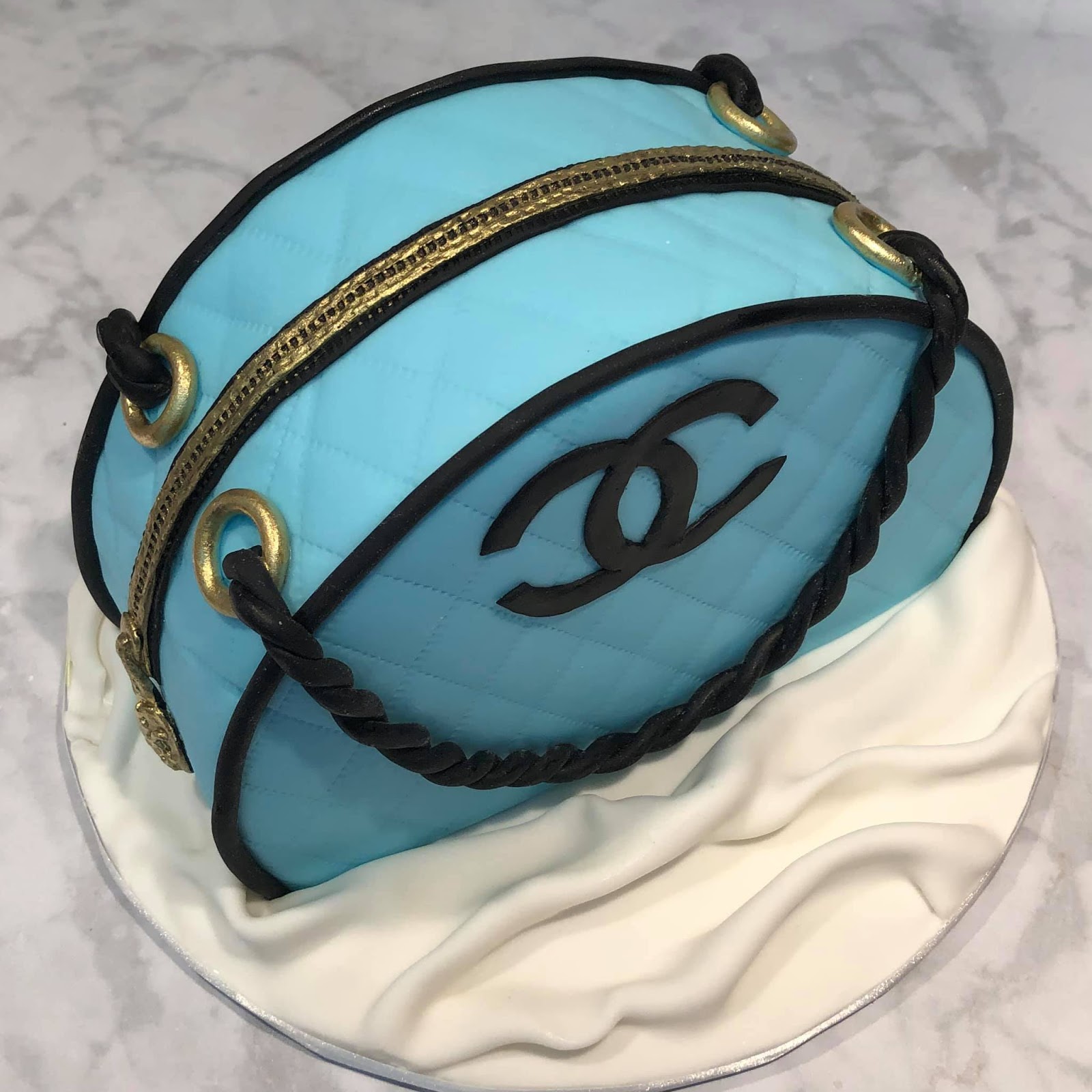 Chanel Purse✨ #cake#cakereels#caketok#buttercreamicing#cakedecorating#, cakes