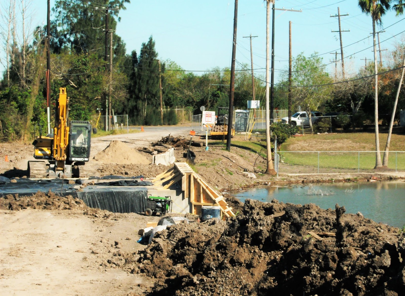 EL RRUN RRUN THERE'S LIGHT AT THE END OF OLD PORT ISABEL ROAD BRIDGE