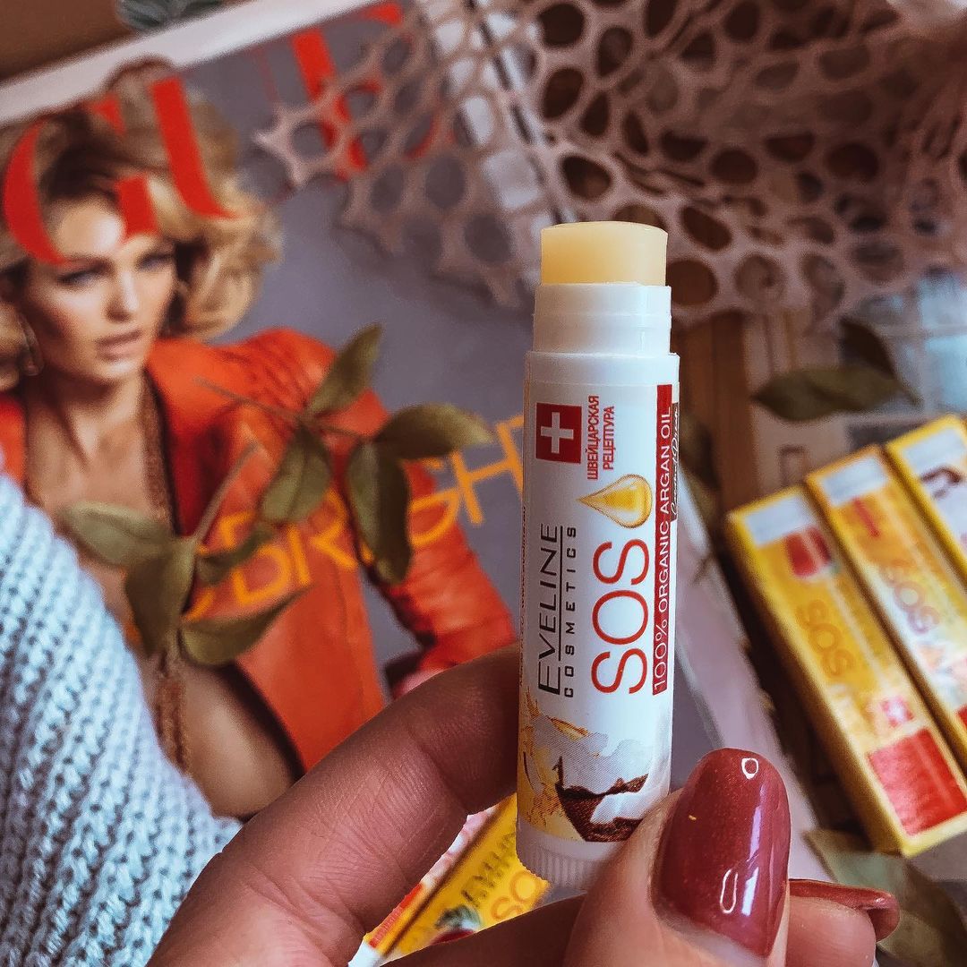 Бальзам для губ Eveline ARGAN OIL SOS