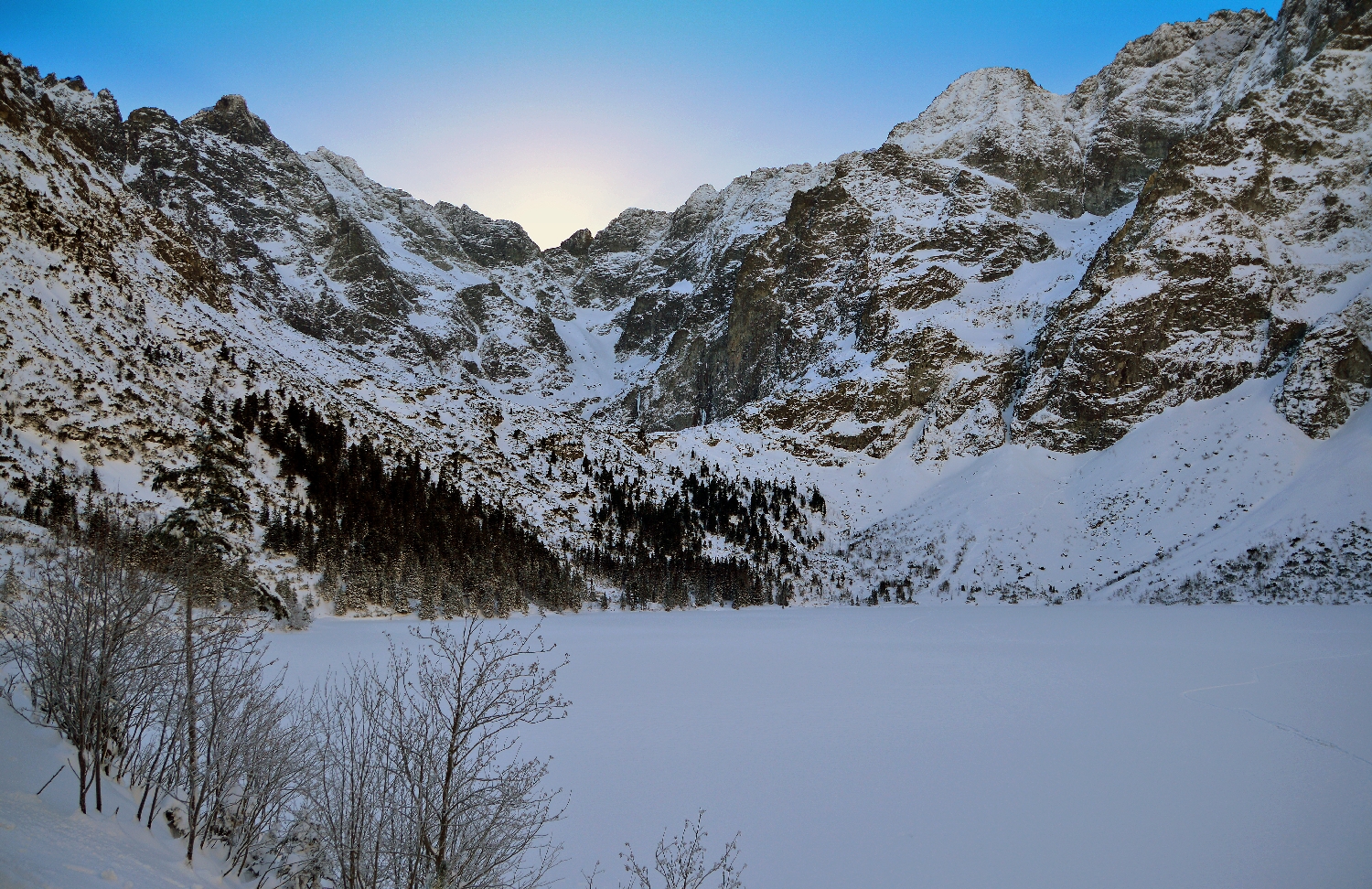 Morskie Oko zimą