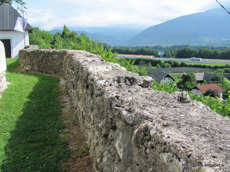 Podbrezje na Gorenjskem, cerkev Marije Sedem Žalosti Slovenija