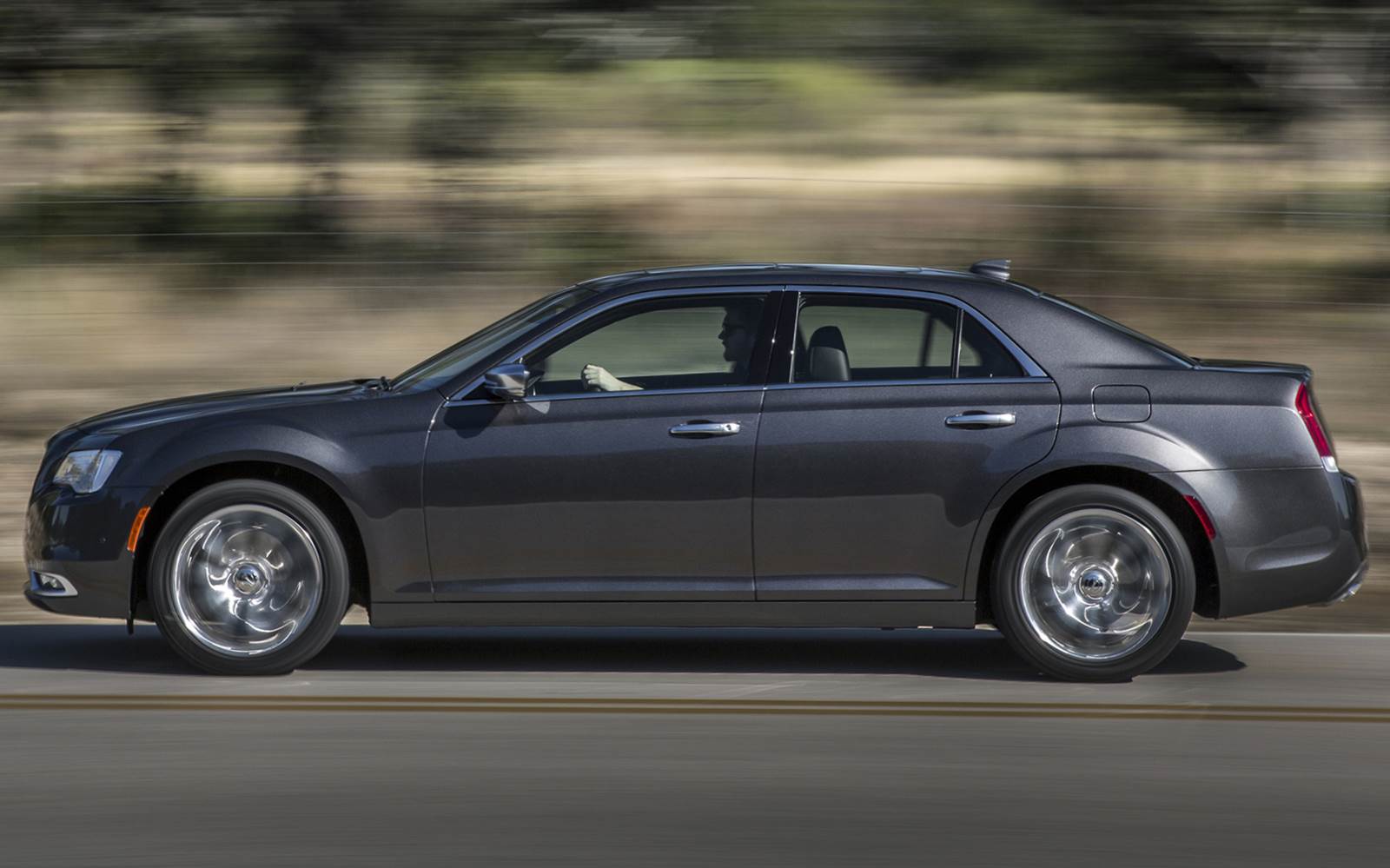 Novo Chrysler 300C 2015 preço, consumo e desempenho