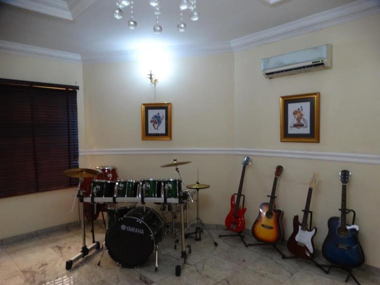 Nigeria's biggest music school opens new center in Lekki Phase 1, Lagos to Linda Ikeji