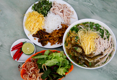 bun-thang-luon-dac-san-hung-yen