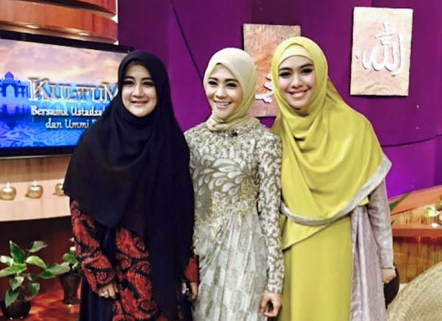 Umi Pipik Dan Oki Setiana Dewi