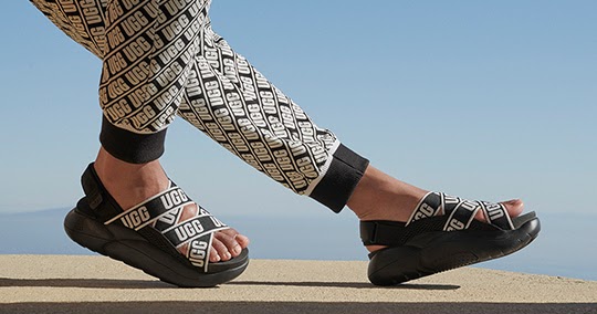 ugg la cloud sandal white