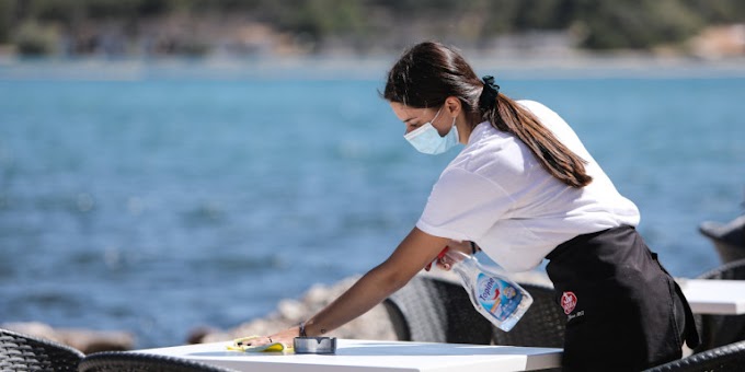  Μάσκα για τον κορωνοϊό από το ασανσέρ μέχρι την τράπεζα -Πού είναι υποχρεωτική από σήμερα   