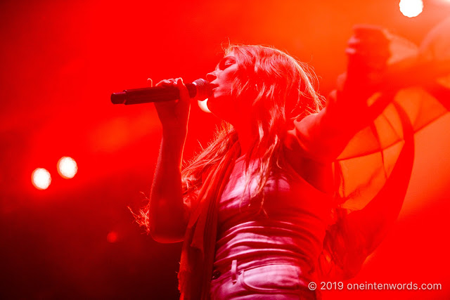 Maggie Rogers at Echo Beach on July 31, 2019 Photo by John Ordean at One In Ten Words oneintenwords.com toronto indie alternative live music blog concert photography pictures photos nikon d750 camera yyz photographer